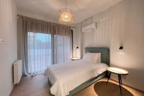 Iron/ironing board, WiFi, bed sheets - Athenean Oasis In Ellinikon-GF2 (Elliniko)