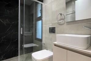 Shower, hair dryer, towels, soap - Athenean Oasis In Ellinikon-GF2 (Elliniko)