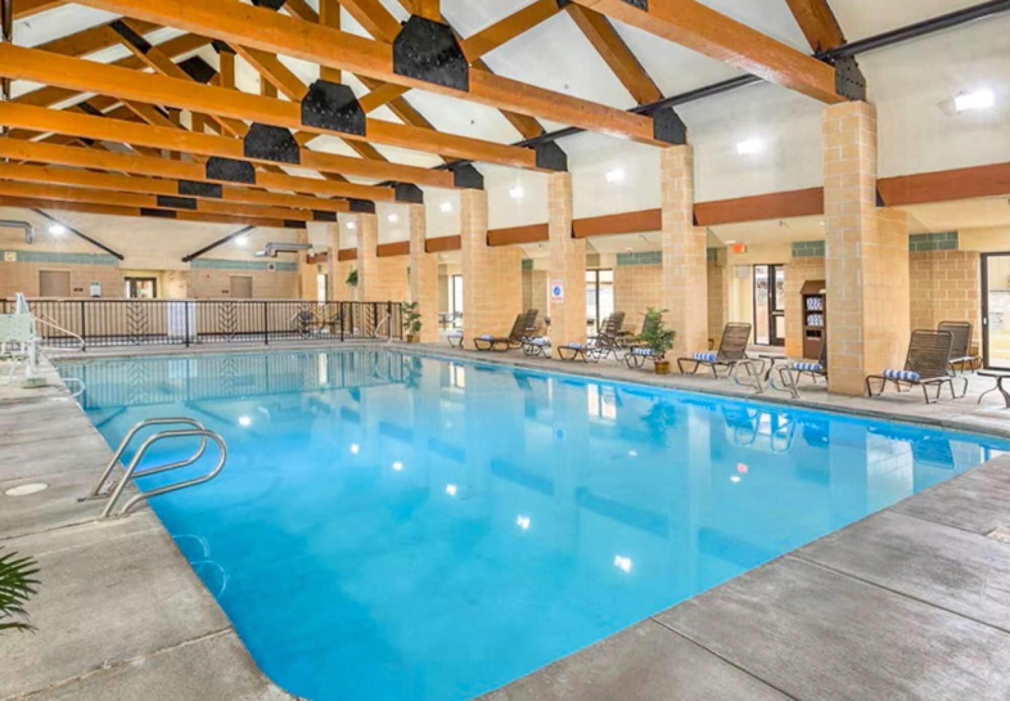Piscina interna, piscina aquecida