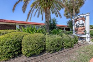 Property grounds - D11 - Come for the Beach, Stay for the Peace (Sarasota)