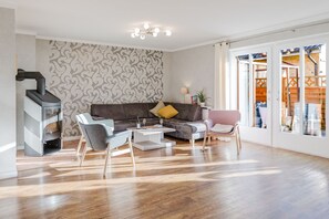 TV, fireplace - Inselhaus Bisdorf on Fehmarn - Apartment Ankerplatz (Fehmarn)