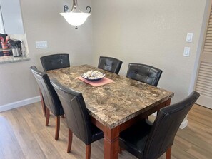 Dining - Casa Blanca - Villa D05 (Sarasota)