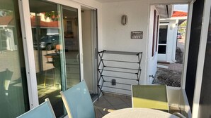 Outdoor dining - Casa Blanca - Villa C07 (Sarasota)
