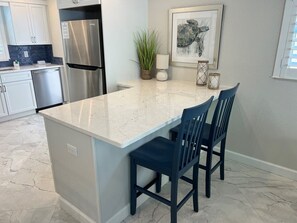 Fridge, microwave, dishwasher, coffee/tea maker - Casa Blanca - VA18 - Siesta Key Is Calling (Sarasota)
