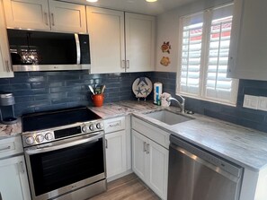 Fridge, microwave, dishwasher, coffee/tea maker - B04 - Your Oceanfront Oasis Awaits (Sarasota)