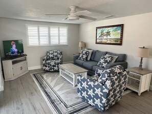 TV, ping pong - B05 - Relax. Refresh. Reconnect. (Sarasota)