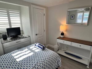 2 bedrooms, free WiFi - B05 - Relax. Refresh. Reconnect. (Sarasota)
