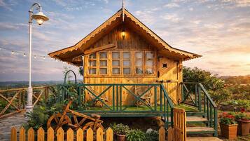 Luxury Cottage, Balcony, Hill View