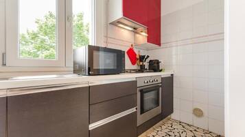 Appartement, balkon, uitzicht op binnenplaats | Privékeuken