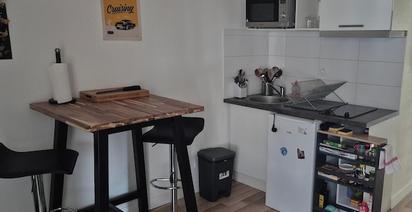 Private kitchen - VERY NICE DOWNTOWN APARTMENT (Poitiers)