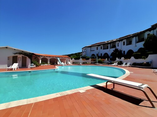 Family Oasis: Pool and Garden - Baja Sardinia