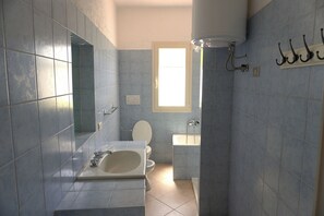 Bathroom - Family Oasis: Pool and Garden - Baja Sardinia (Arzachena)