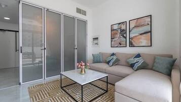 Luksus-lejlighed - balkon - byudsigt | Opholdsområde