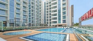 Outdoor pool - Vogue | Pearlz by Danube near Ibn Battuta Mall (Dubai)