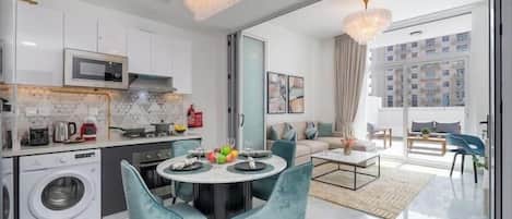 奢華公寓, 陽台, 城市景觀 | 房內用餐區