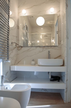 Quarto (1 Bedroom) | Banheiro | Chuveiro, bidê