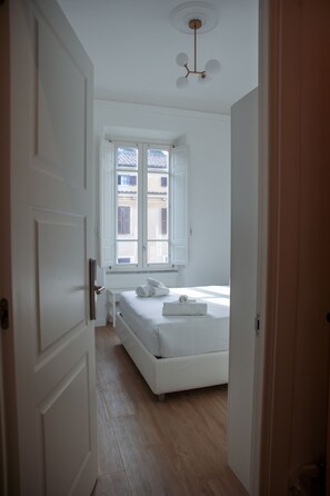 Habitación (1 Bedroom) | 1 dormitorio y ropa de cama