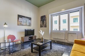 TV - Albaro Sun House by Wonderful Italy (Genova)