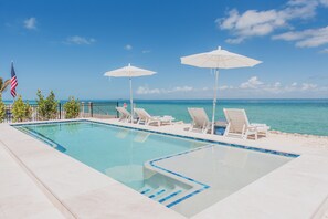 A heated pool - The Lookout by Beach Boutique Rentals (Anna Maria)