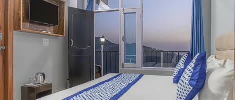 Suite, Balcony, Mountain View