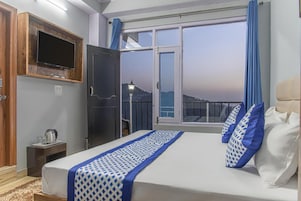 ห้องสวีท, ระเบียง, วิวภูเขา | โต๊ะทำงาน, พื้นที่ทำงานแบบใช้แล็ปท็อป