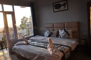 Double Room, Balcony, Valley View - Mystiq mountain (Shimla)