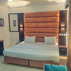 Perhehuone, parveke, kaupunkinäköala