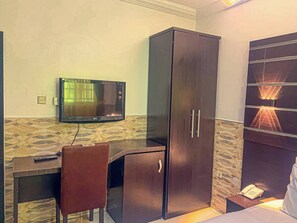 Chambre Familiale, balcon, vue ville | Intérieur