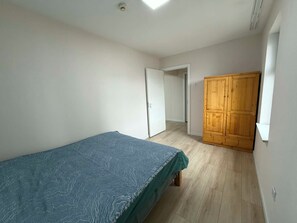 1 makuuhuone, silitysrauta/-lauta, Wi-Fi, vuodevaatteet
