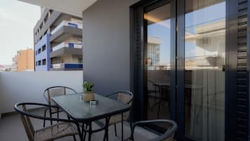 Appartement Supérieur, 2 chambres, non-fumeurs, balcon | Terrasse/Patio