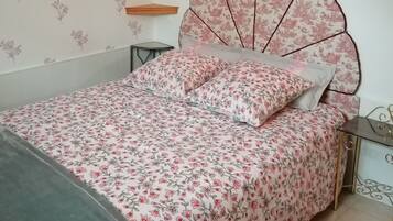 WiFi, bed sheets
