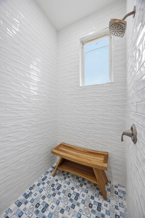 Bathroom - The Parsonage of Paris (Paris)