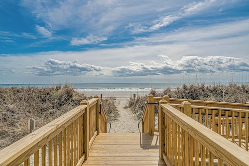 15% off 3-7 nights thru Aug. 2BR OF condo in Cherry Grove. Peaceful getaway!