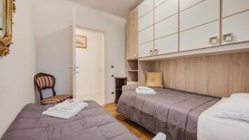 Appartamento, balcone, vista città