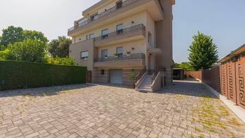 Apartamento, balcón, vistas a la ciudad | Exterior