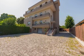 Apartment, Balcony, City View | Bahagian luar