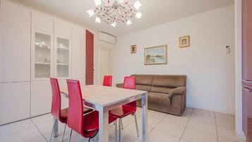 Appartamento, balcone, vista città | Ristoranti