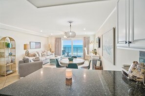 Living area - 1 bedroom oceanfront. Great location and views. Pool. (North Myrtle Beach)