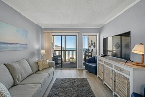 Smart TV - 3 bedroom 2.5 bath OF condo in Crescent Beach. Sleeps 8. Elevator. Pool. (North Myrtle Beach)