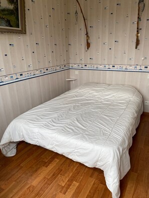 5 Schlafzimmer, Bügeleisen/Bügelbrett, WLAN