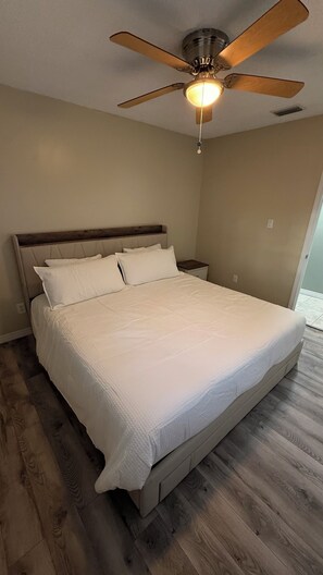 4 chambres, fer et planche à repasser, Wi-Fi, draps fournis
