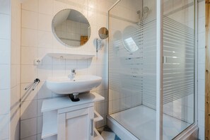 Shower - Inselhaus Bisdorf on Fehmarn - Holiday apartment Sonnenschein (Fehmarn)