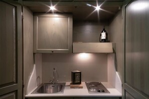 Kühlschrank, Mikrowelle, Herdplatte