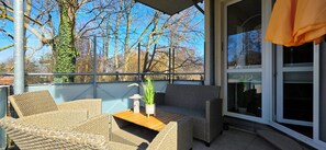 Terrace/patio - Spacious vacation apartment with balcony, elevator and modern furnishings in Graal-Mü (Graal-Müritz)
