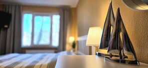 Free WiFi - Spacious vacation apartment with balcony, elevator and modern furnishings in Graal-Mü (Graal-Müritz)