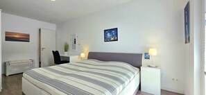 1 bedroom, free WiFi - Vacation apartment close to the rhododendron park in Graal-Müritz with terrace and parking space (Graal-Müritz)