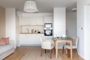 Deluxe Apartment, 1 Bedroom | Private kitchen - Zenao Appart'hôtels Clichy (Clichy)