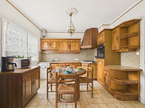 Fridge, microwave, oven, dishwasher - House for 6 people, 400m from the sea (La Bernerie-en-Retz)