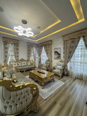 Deluxe Apartment, Balcony, City View | Living area - Liz Ani Apartment (Abuja)