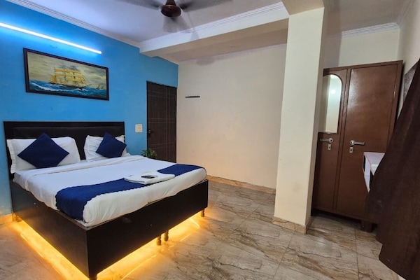 Deluxe Double Room, City View | In-room safe, desk, free WiFi